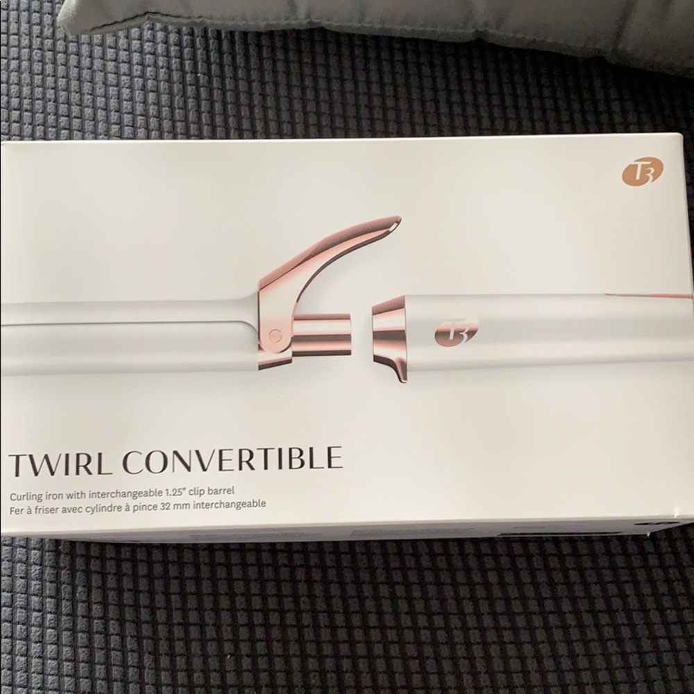 T3 twirl convertible curling iron 1.25”clip barrel